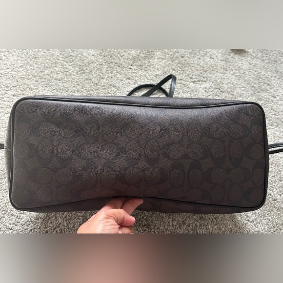 Coach Tote with Black Trim - Picture 6 of 14